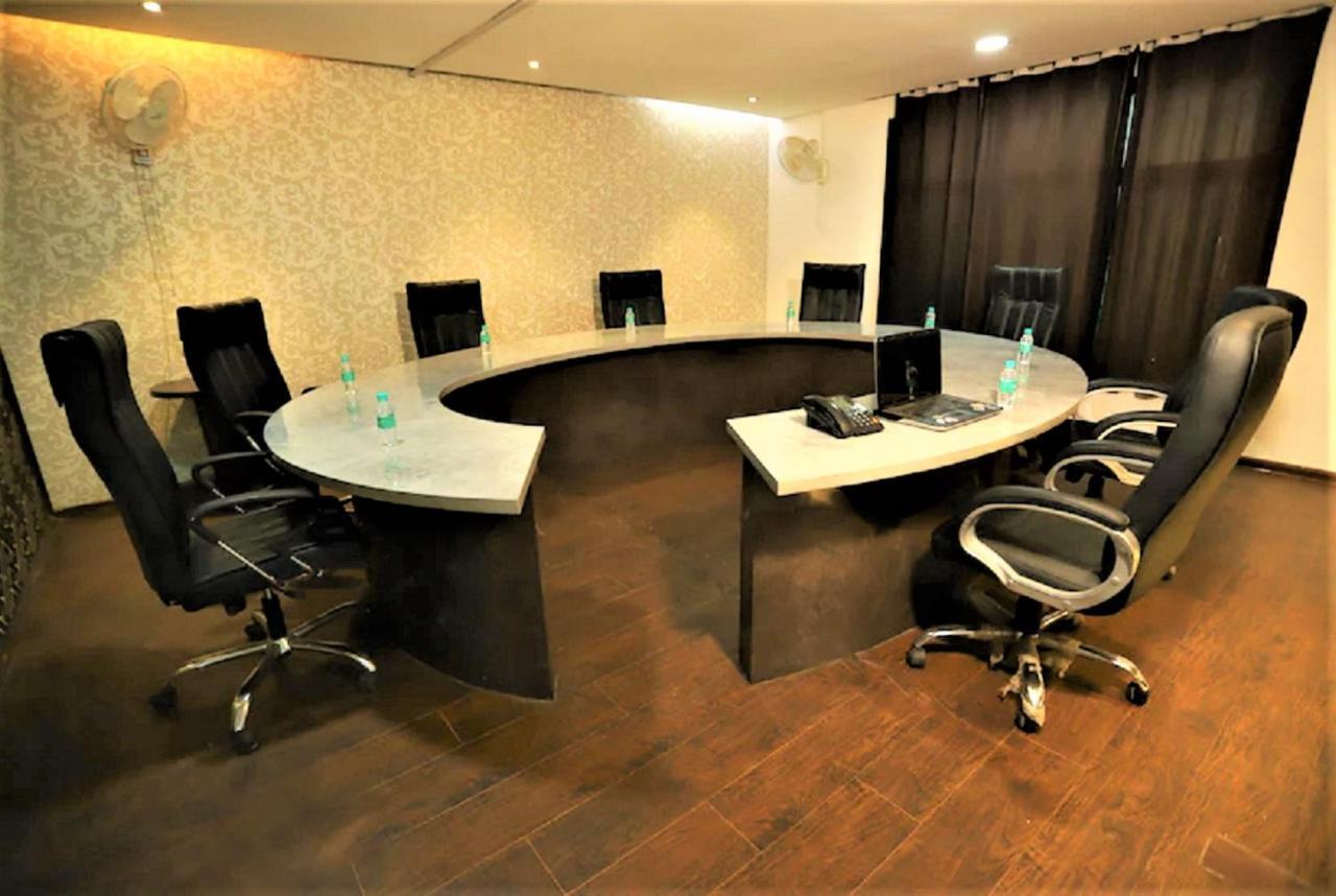 Hotel Arch International New Delhi Exteriör bild
