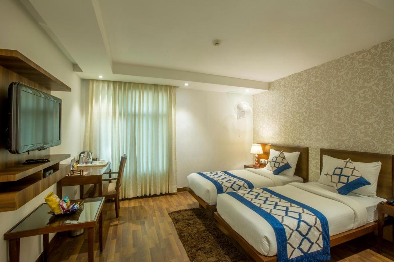 Hotel Arch International New Delhi Exteriör bild